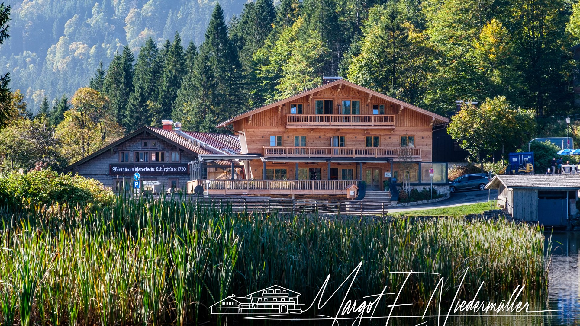 A hotel with sauna by the lake? Off to Alte Wurzhütte!